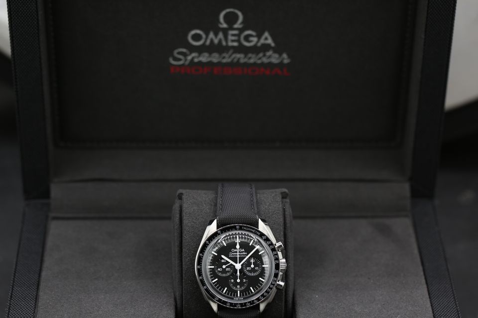 Omega Speedmaster Moonwatch Professional 310.32.42.50.01.001 Image 4